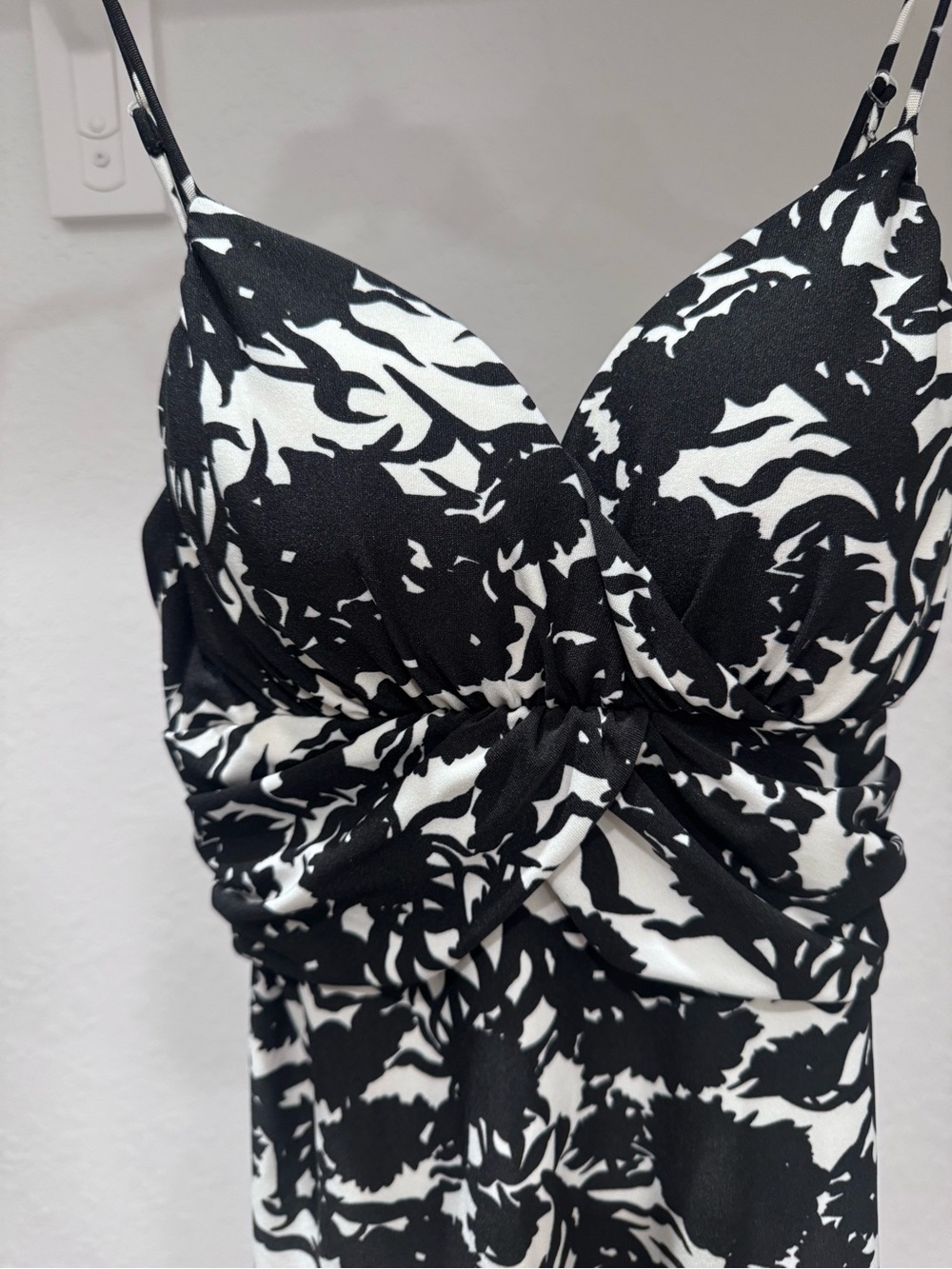 Charlotte Russe Black and White Floral Twist-Front Midi Dress - Picture 2 of 4